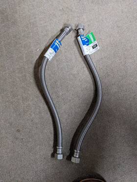 Brasscraft 313052492434 16-inch 1/2 Inch Fip X Stainless Steel Braided Faucet Supply Line 2-pack