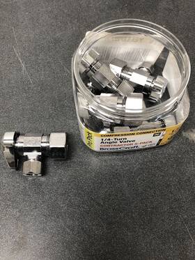 G2cr19x-cm5 Brasscraft G2cr19x Cm5 1/2 Inch X 3/8 Angle Valve 2-pack