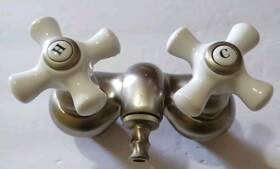 Cc50t1 Kingston Brass Vintage Brushed Knickel 3-3/8-inch Wall Mount Tub Faucet