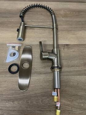 Ls877ctlab Kingston Brass Continental 1.8 Gpm 1 Hole Pull Down Faucet - Used