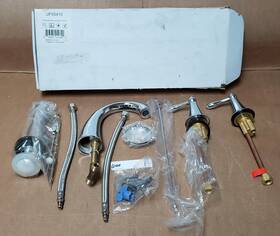 Uf55410 Moen Wide Spread Chrome Lavatory Faucet Assembly With Box Q410 F