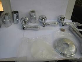 01-81bc Price Pfister Vintage 3 Handle Set Polished Chrome 01-81 Bc And Neck With Trim