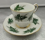 Vtg Elizabethan Fine Porcelain Tea Cup Saucer Set Green Floral Gold Inlay Handle. Fixed Price $13.95.
